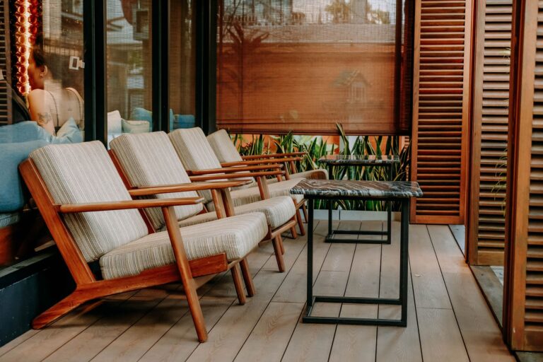 Salon de jardin : comment le protéger et le ranger pour l&rsquo;hiver selon son matériau
